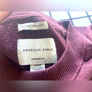 Burgundy American eagle crew neck small